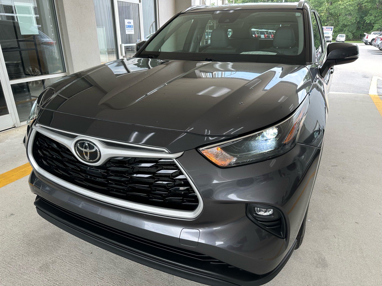 Used 2024 Toyota Highlander XLE