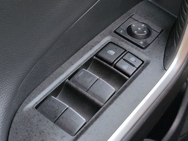 Used 2025 Toyota RAV4 Limited FWD image 24