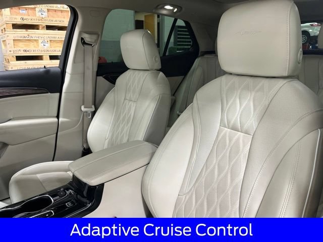Used 2022 Buick Envision Avenir w/ Technology Package II AWD/4WD image 33