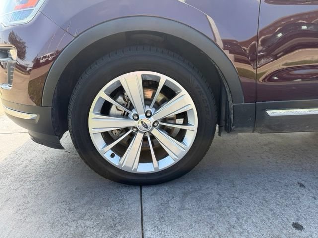 Certified 2019 Ford Explorer Limited w/ Ford Safe & Smart Package FWD image 4