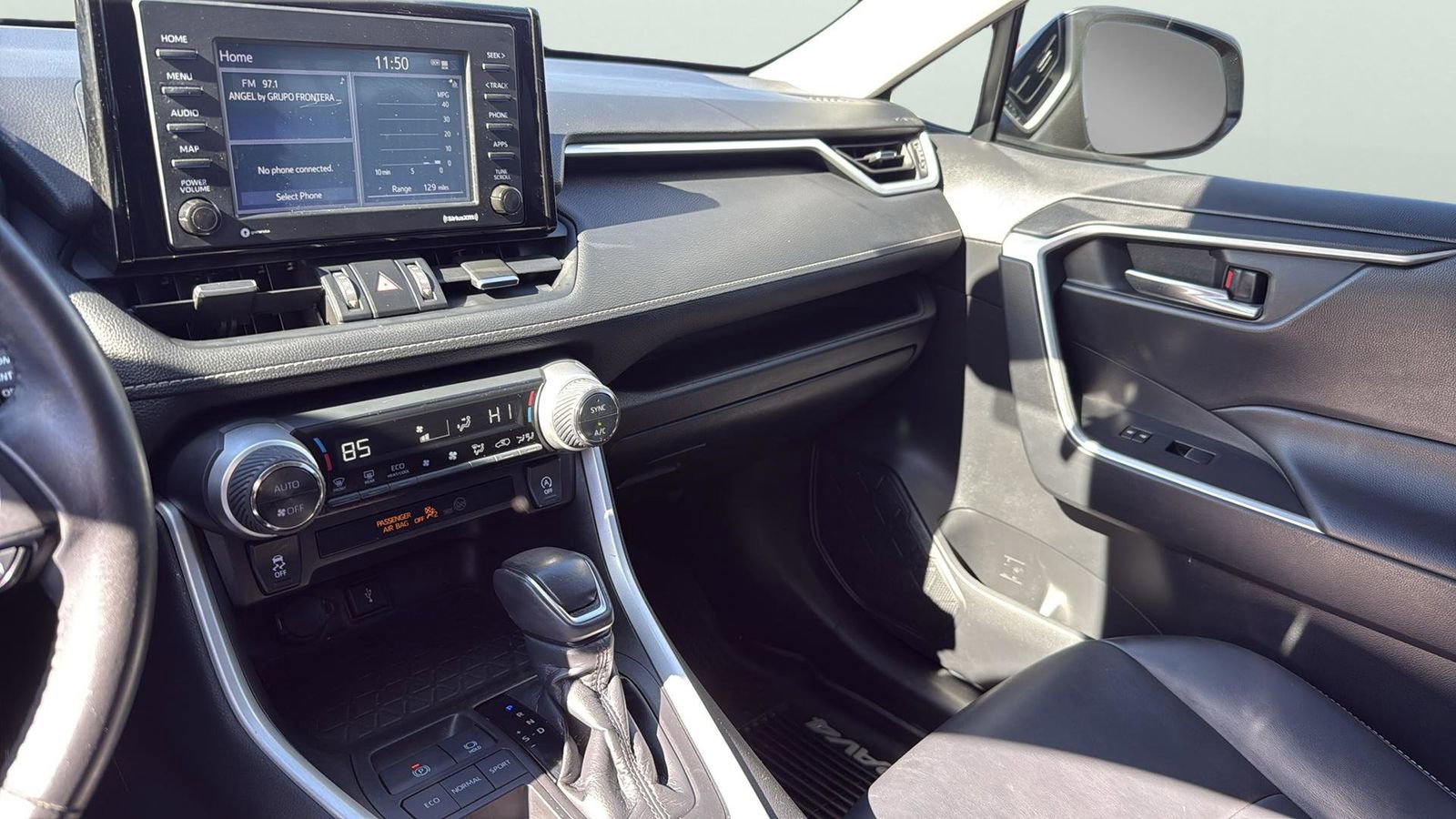 Used 2021 Toyota RAV4 XLE Premium image 20