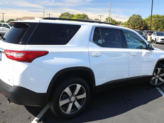 Used 2019 Chevrolet Traverse LT w/ LT Premium Package AWD/4WD image 2