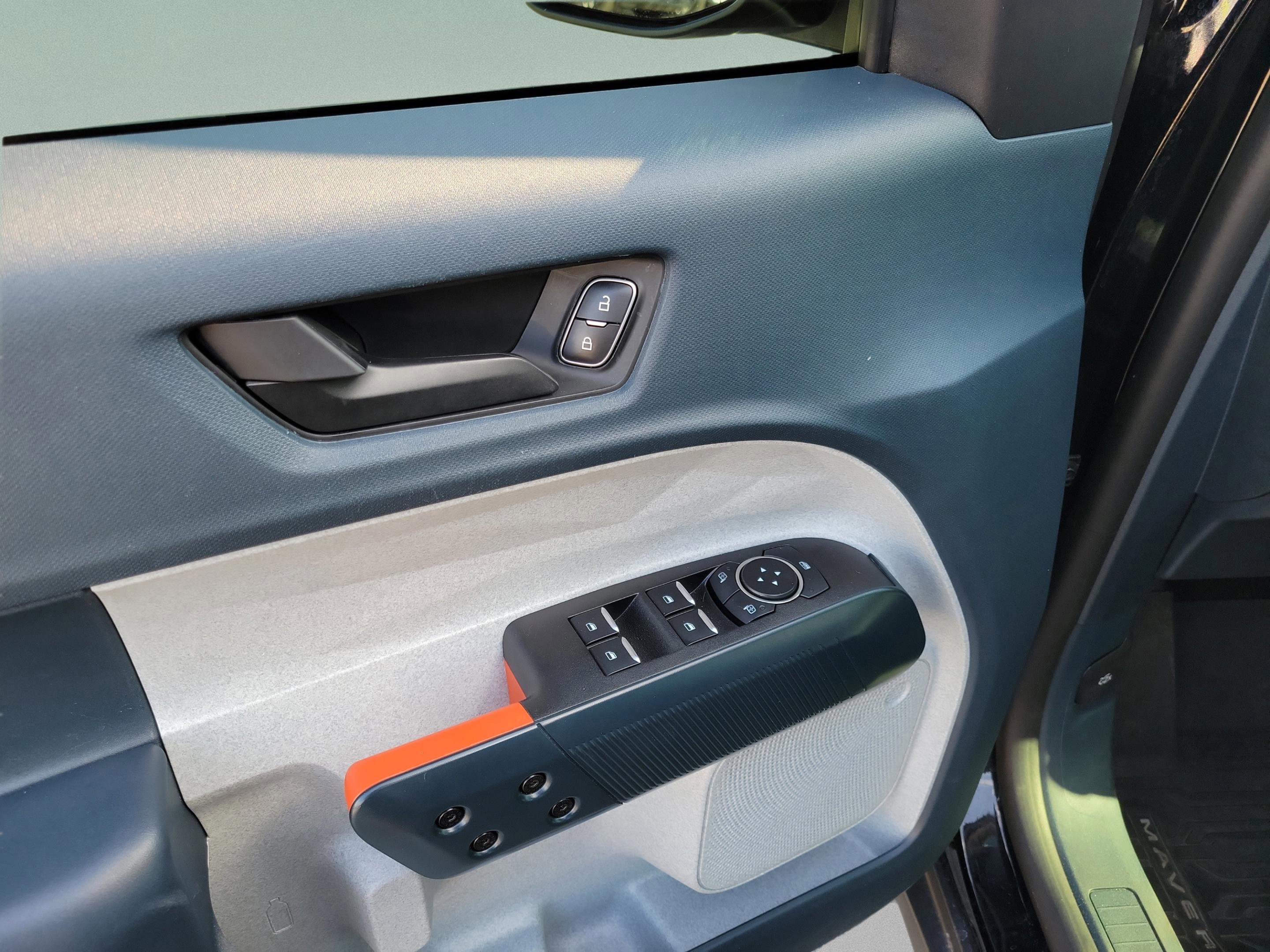 Certified 2024 Ford Maverick XLT w/ XLT Luxury Package image 5