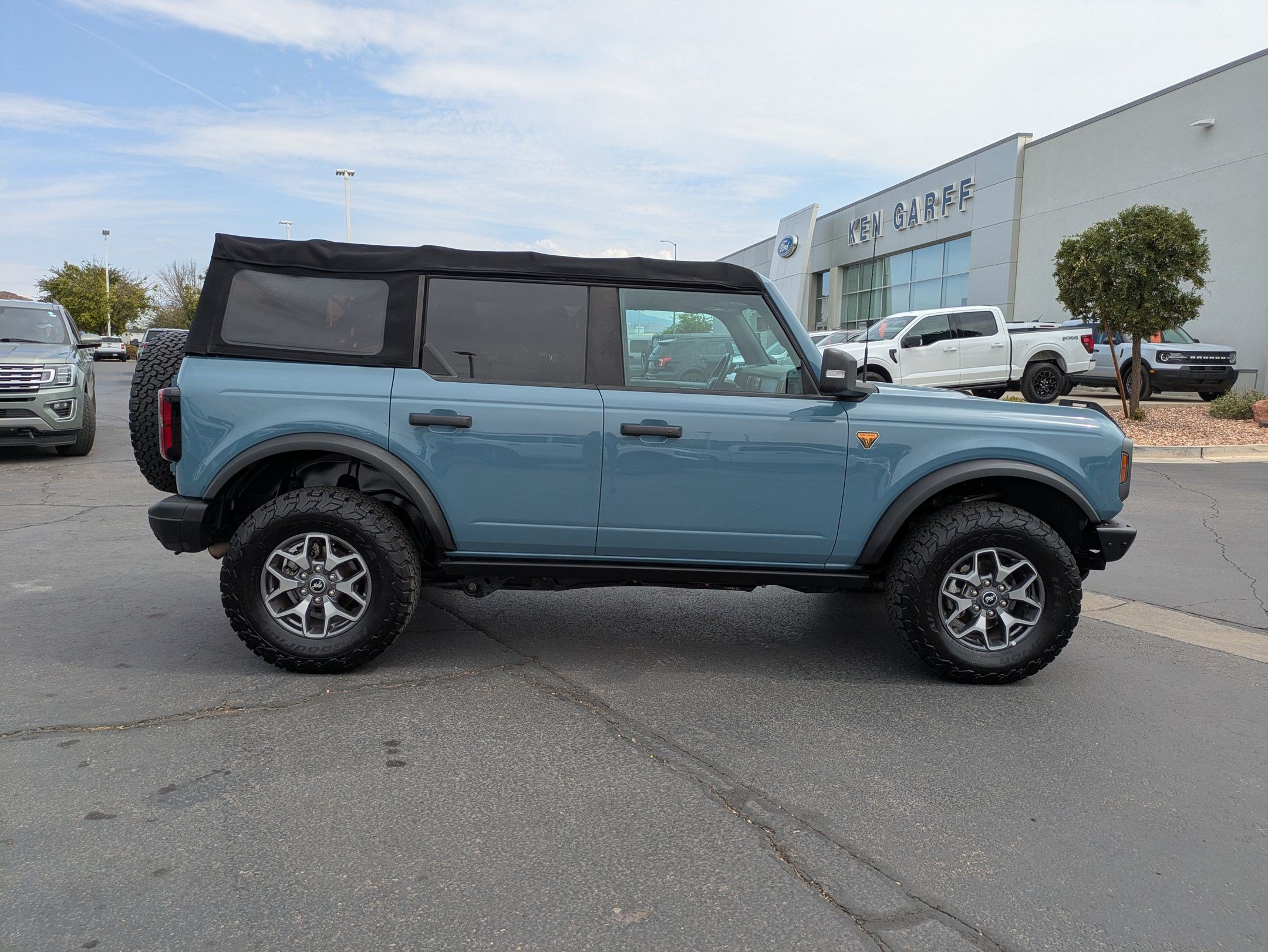 Certified 2023 Ford Bronco Badlands AWD/4WD image 2