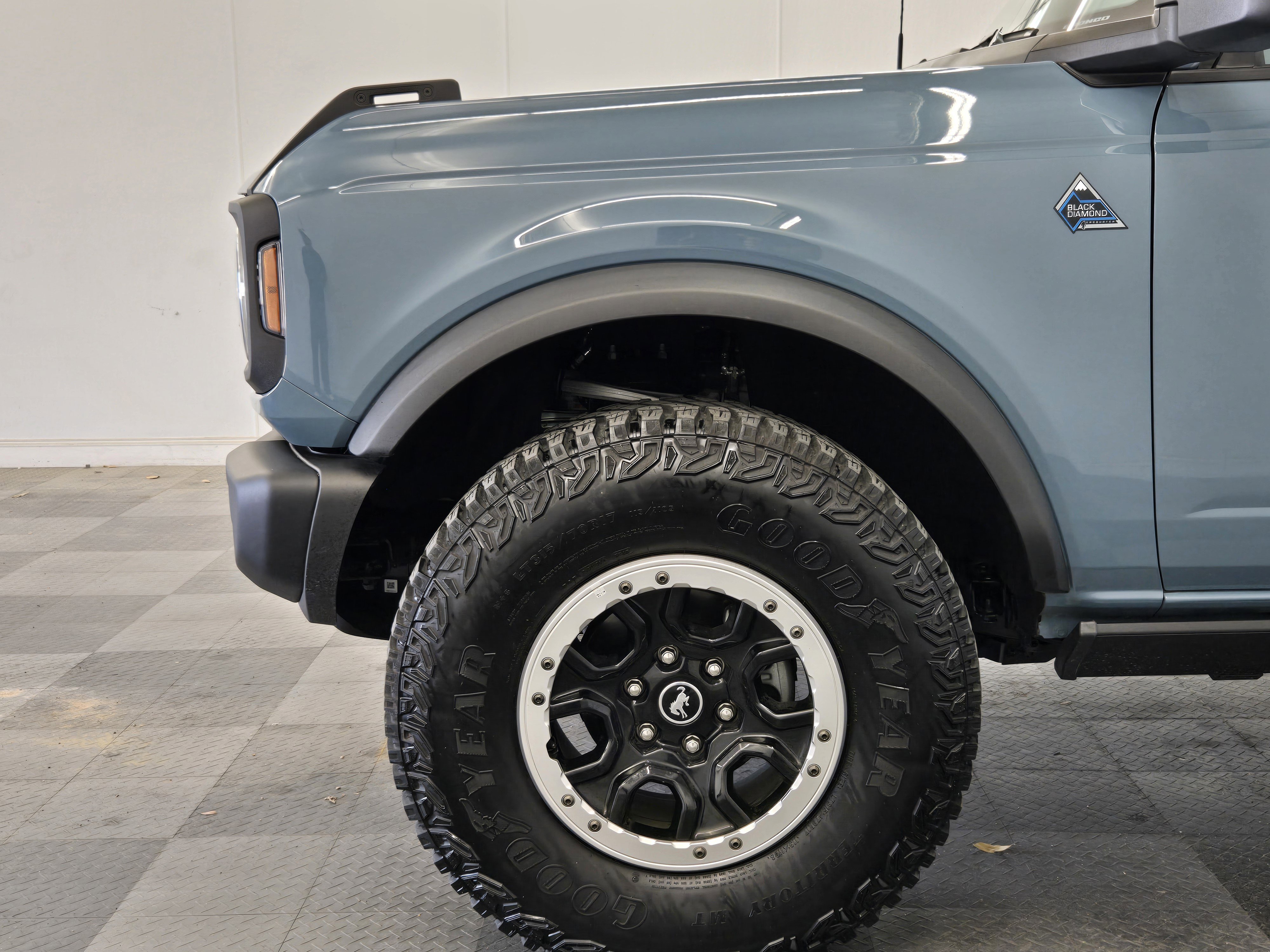 Certified 2023 Ford Bronco Black Diamond w/ Sasquatch Package image 9