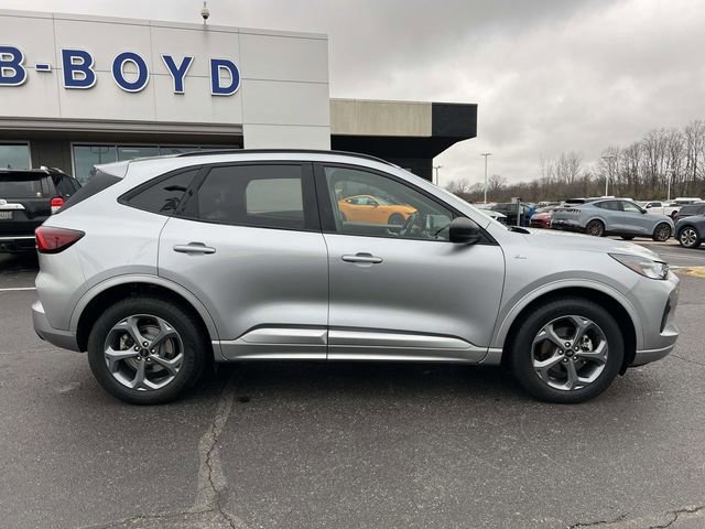 Certified 2023 Ford Escape ST-Line image 6