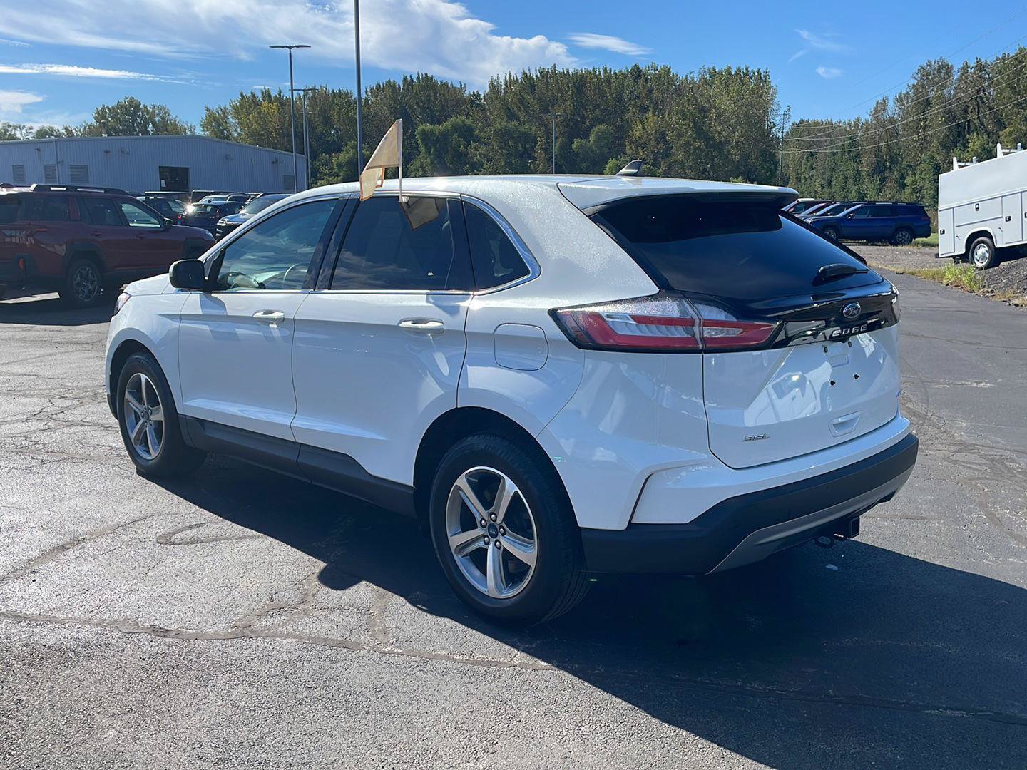 Certified 2021 Ford Edge SEL w/ Convenience Package AWD/4WD image 3