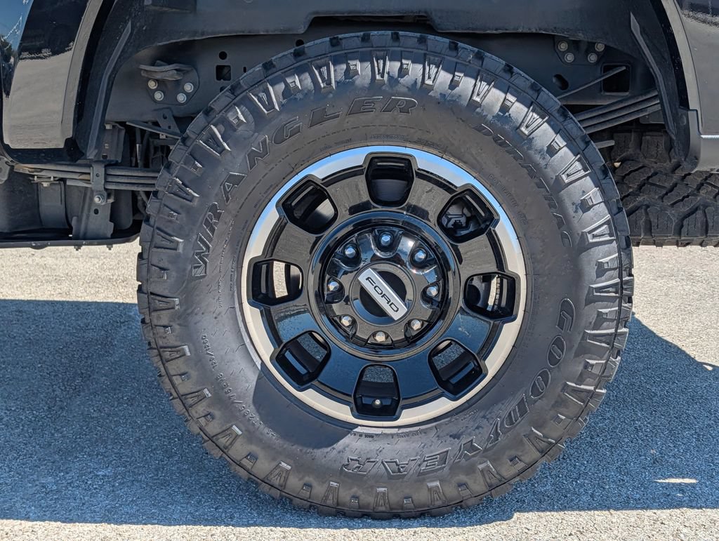 Certified 2025 Ford F250 4x4 Crew Cab Super Duty image 28