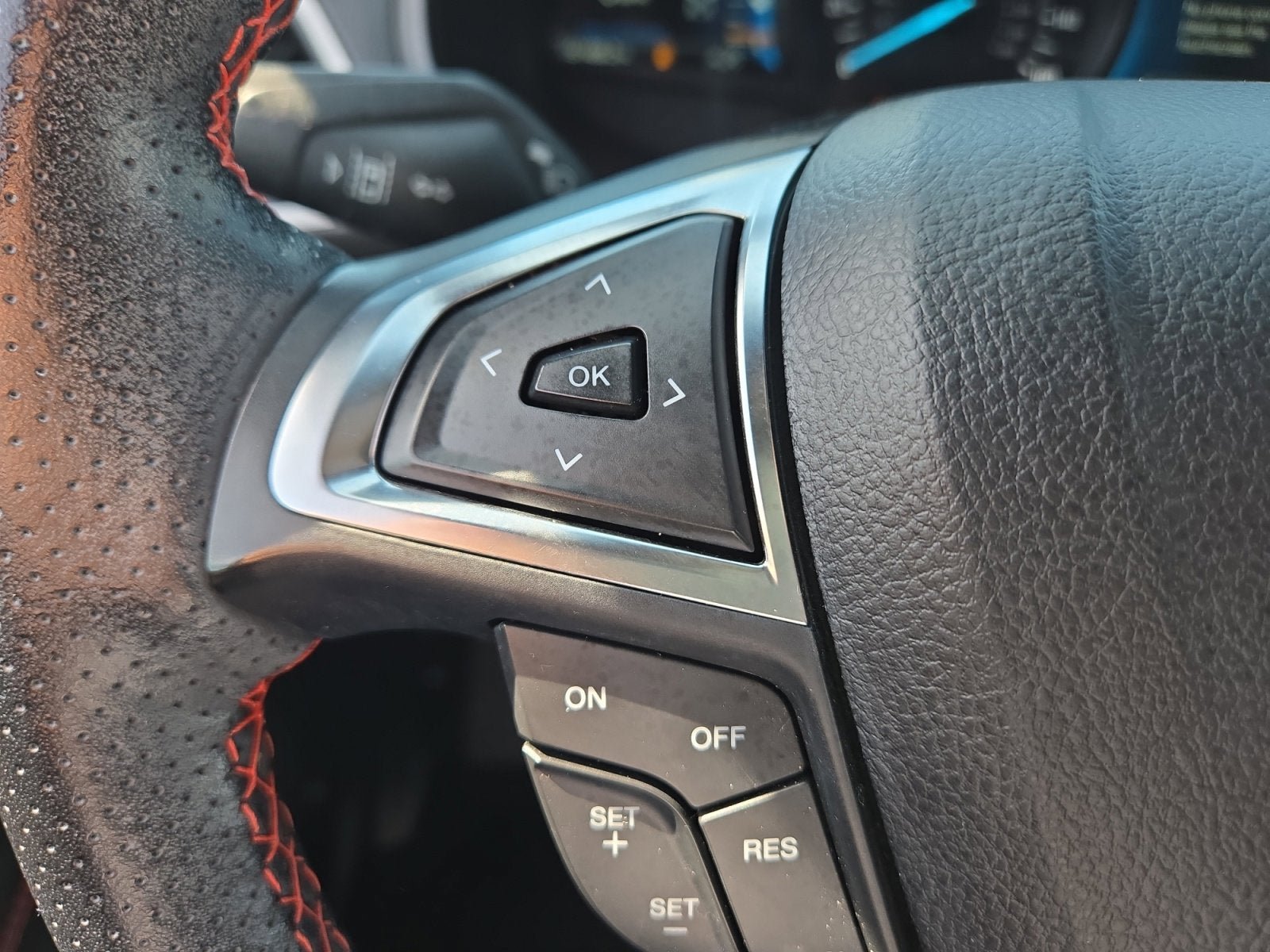Certified 2022 Ford Edge ST-Line AWD/4WD image 14