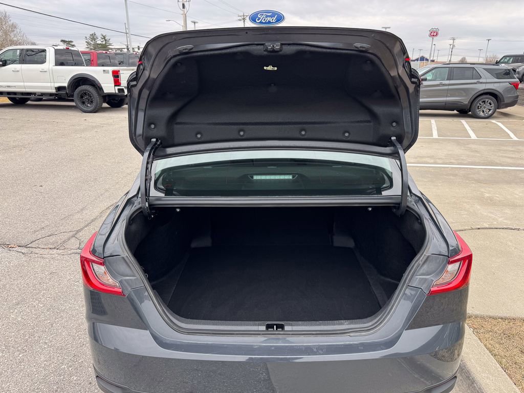 Used 2025 Toyota Camry LE image 16