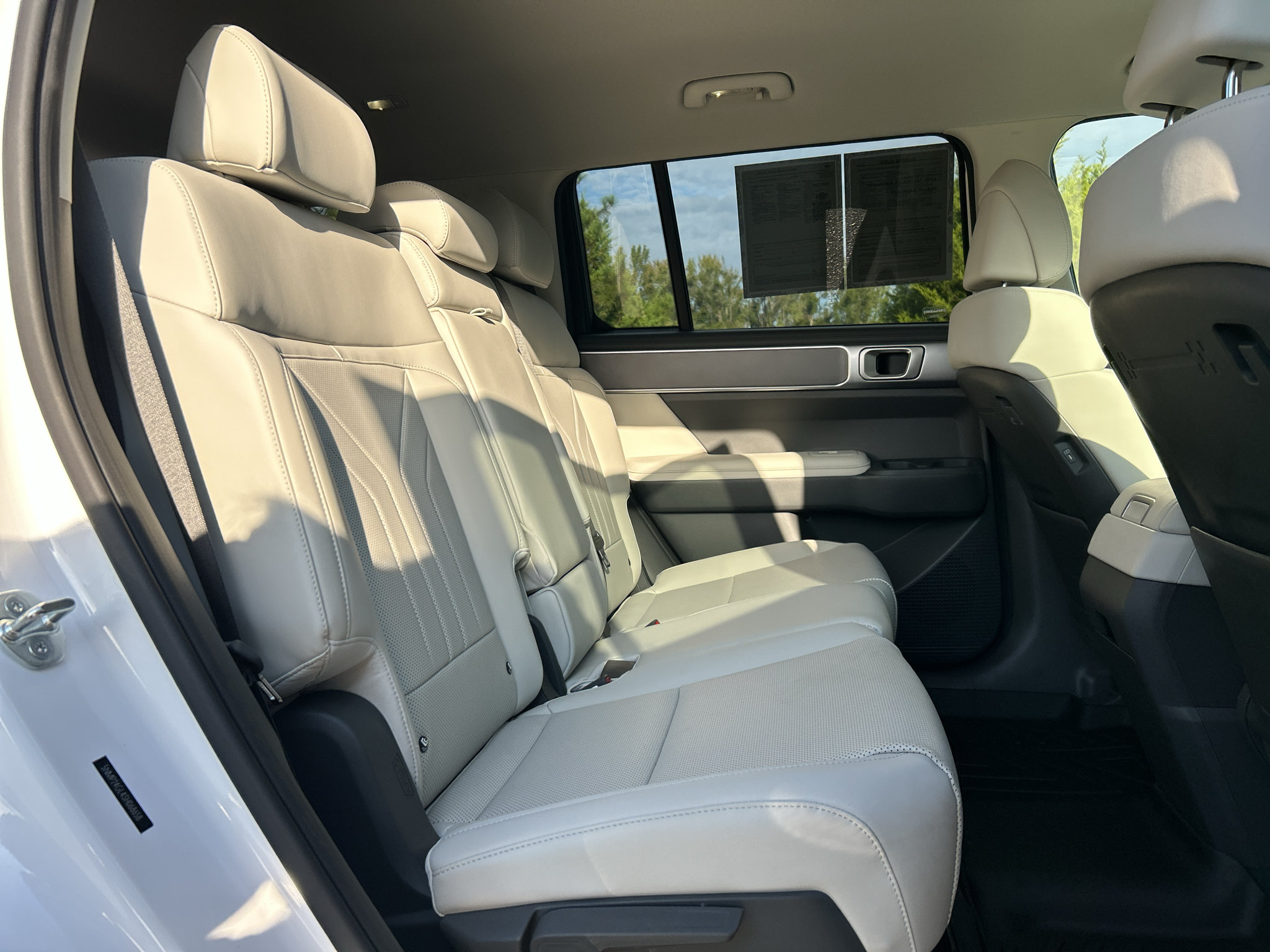Used 2025 Hyundai Santa Fe SEL FWD image 9