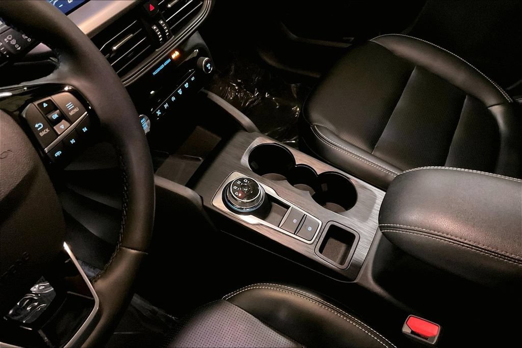 Certified 2023 Ford Escape Platinum AWD/4WD image 16
