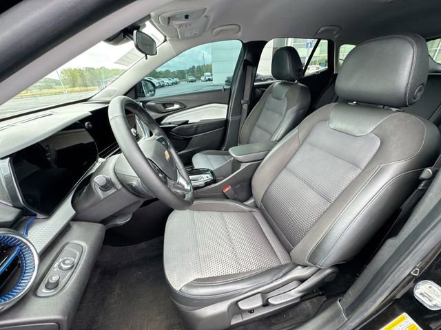 Used 2025 Chevrolet Trax LT w/ Driver Confidence Package image 14