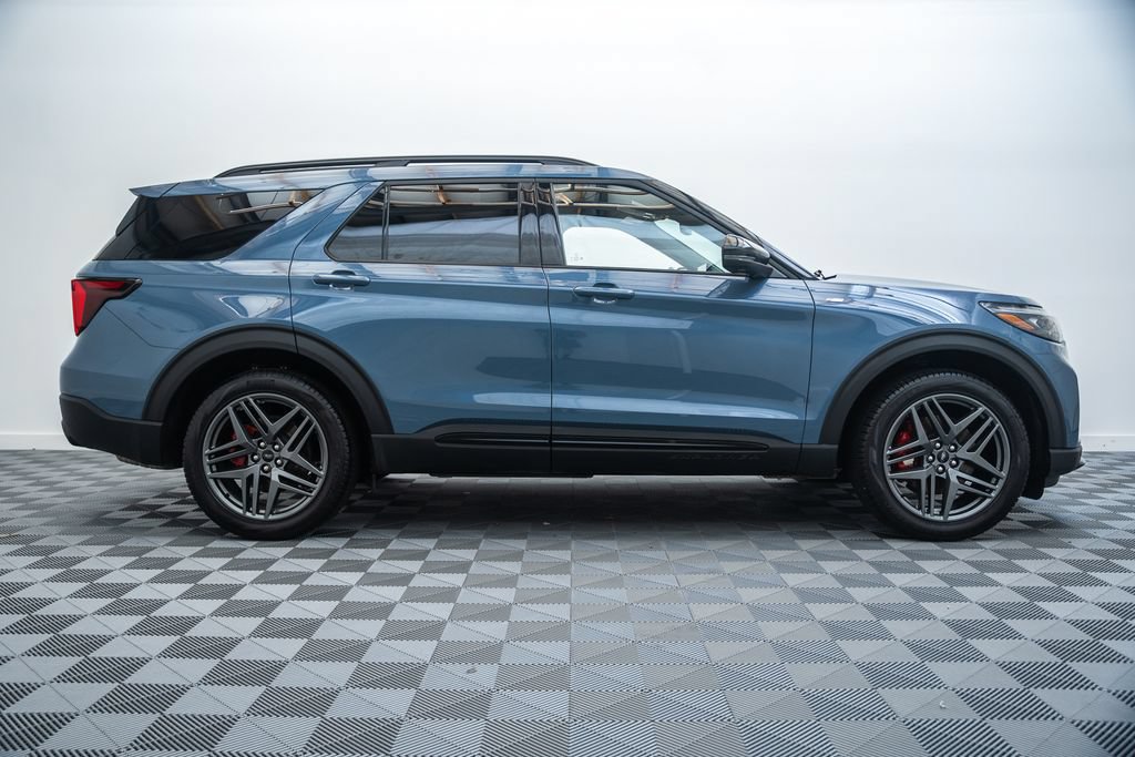 Certified 2026 Ford Explorer ST-Line w/ ST-Line Street Pack AWD/4WD image 4