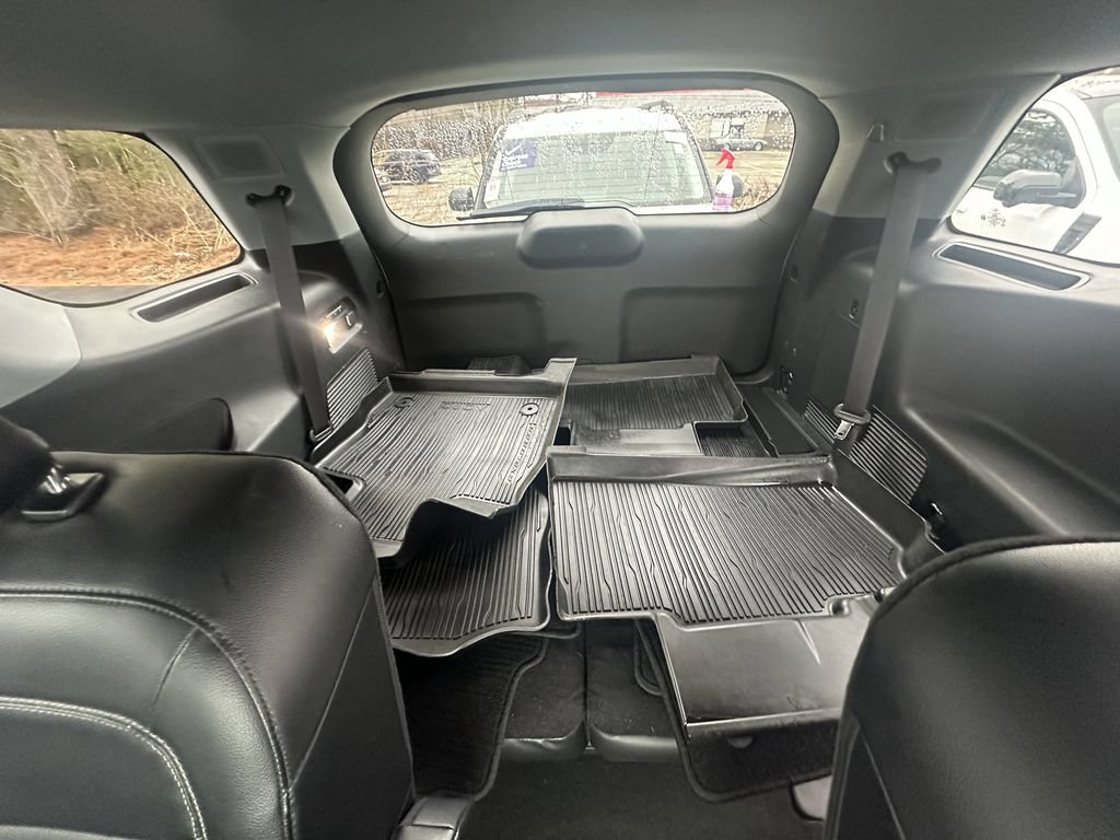 Certified 2022 Ford Explorer Limited w/ Limited Technology Package AWD/4WD image 9