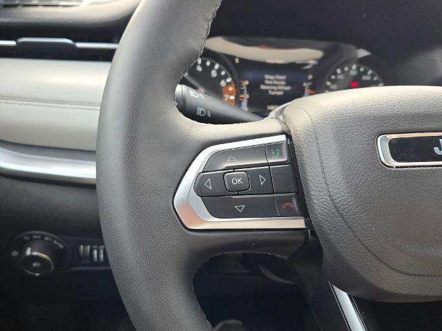 Used 2025 Jeep Compass Limited image 28