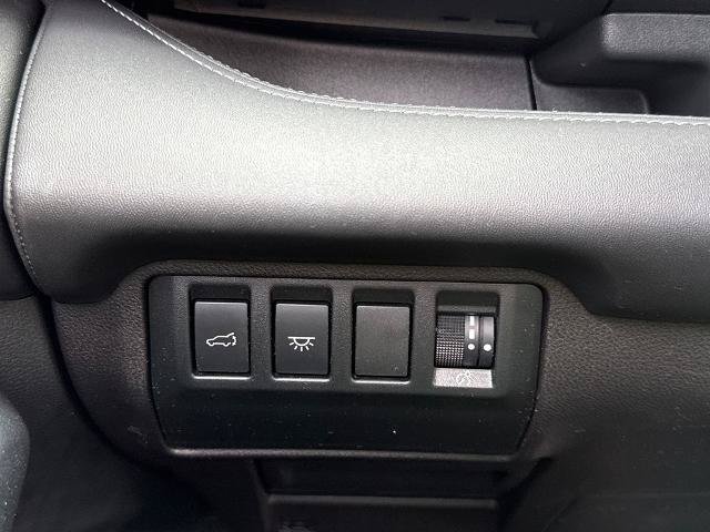 Used 2023 Subaru Ascent Touring AWD/4WD image 23