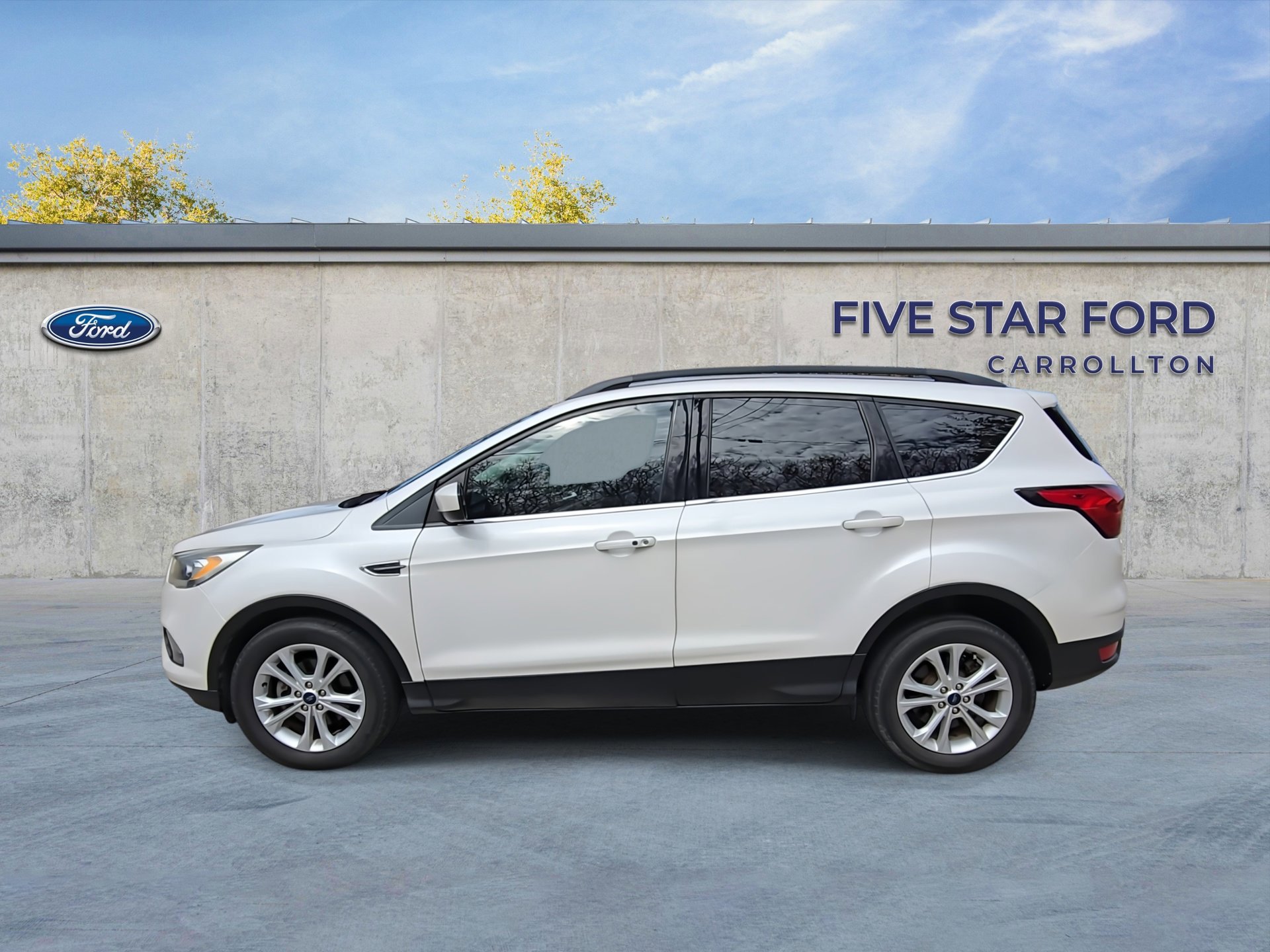 Certified 2019 Ford Escape SEL image 2