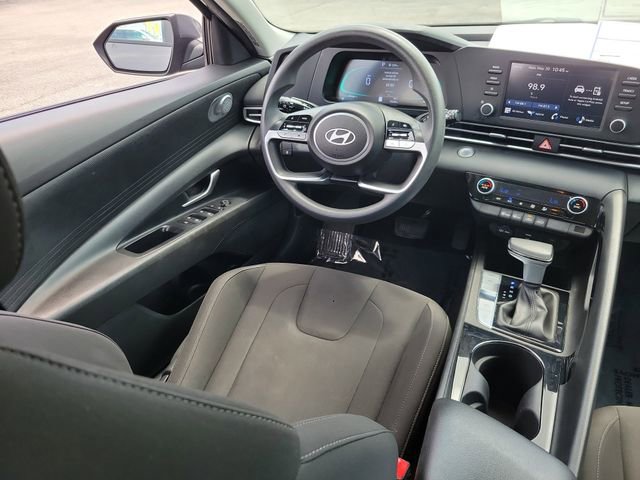 Used 2025 Hyundai Elantra Hybrid FWD image 15