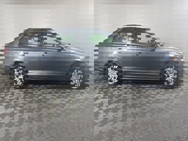 Used 2017 Volkswagen Jetta S image 2