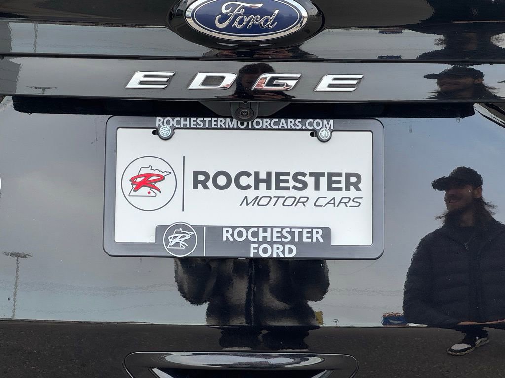 Certified 2024 Ford Edge Titanium w/ Equipment Group 301A AWD/4WD image 36