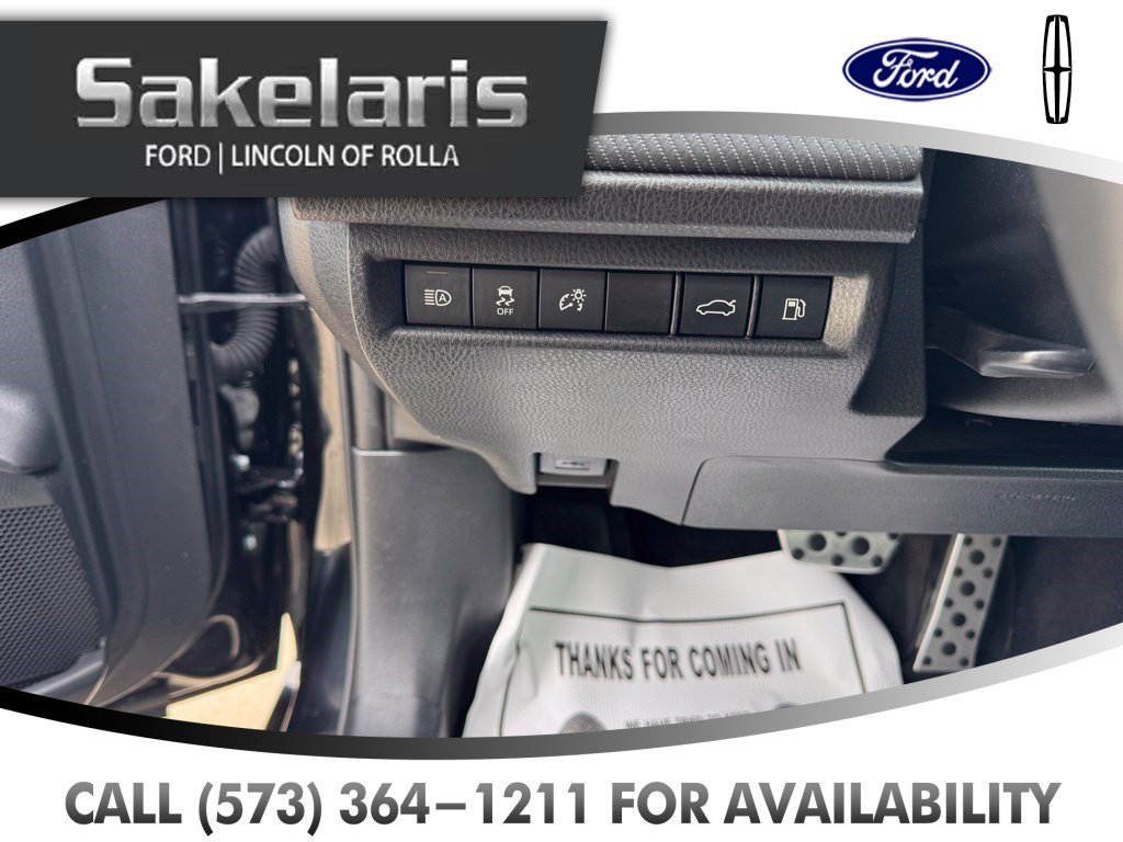 Used 2025 Toyota Camry SE FWD image 14