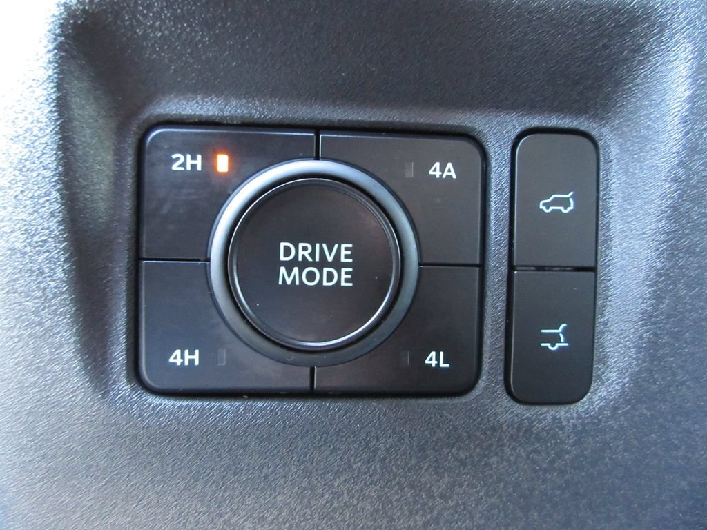 Certified 2025 Ford Expedition Max Platinum w/ Driver's Package AWD/4WD image 15