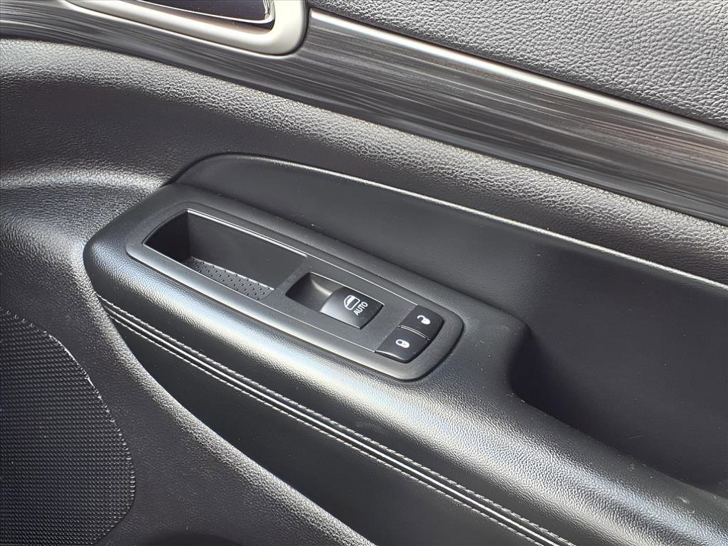 Used 2020 Jeep Grand Cherokee Laredo image 21