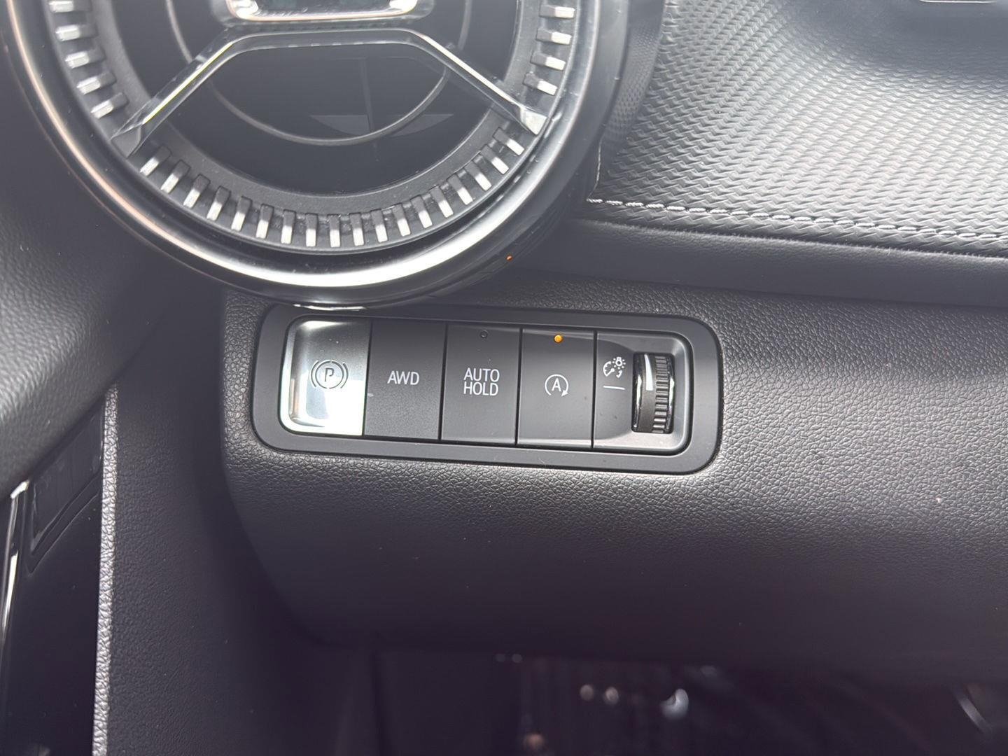 Used 2025 Chevrolet Equinox LT w/ Safety and Technology Package AWD/4WD image 18
