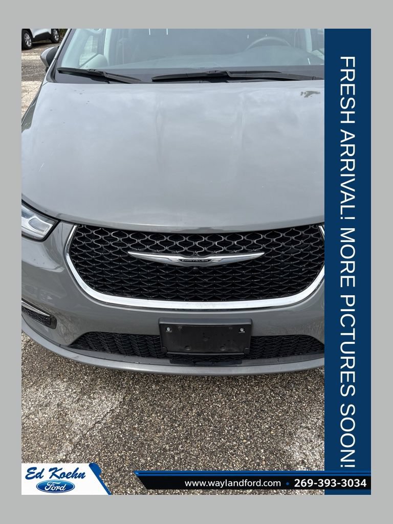 Used 2023 Chrysler Pacifica Touring-L