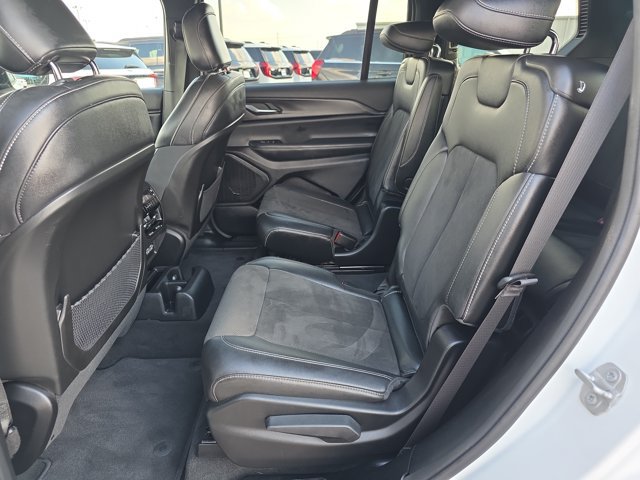 Used 2023 Jeep Grand Cherokee L Laredo AWD/4WD image 11