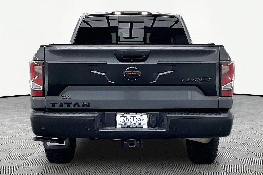 Used 2021 Nissan Titan PRO-4X w/ Pro-4x Convenience Package AWD/4WD image 4