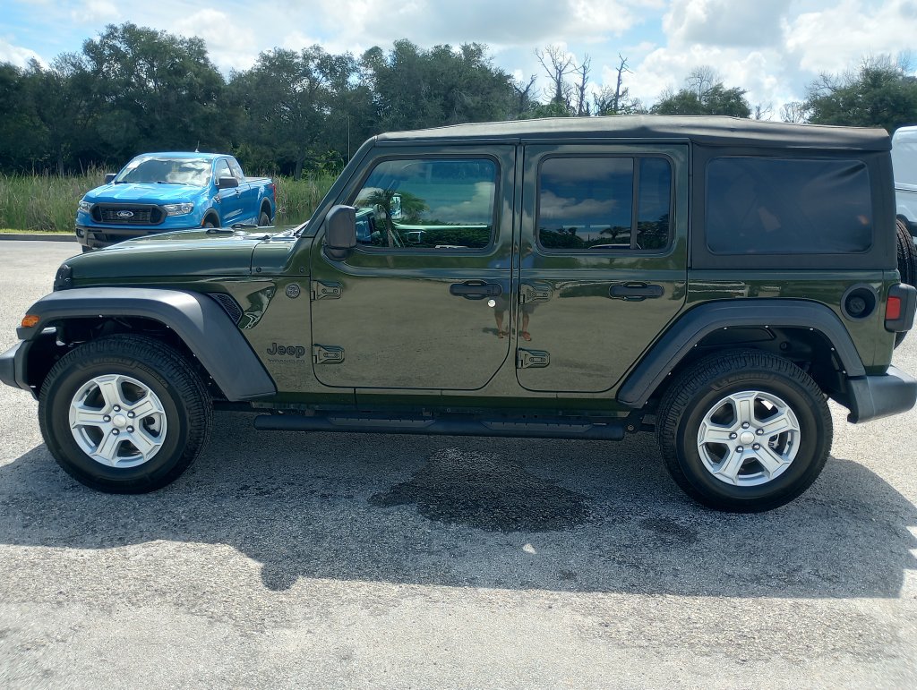 Used 2022 Jeep Wrangler Unlimited Sport AWD/4WD image 4