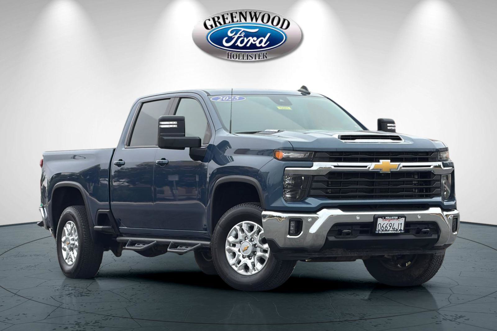 Used 2025 Chevrolet Silverado 2500 LT w/ All Star Edition AWD/4WD image 2
