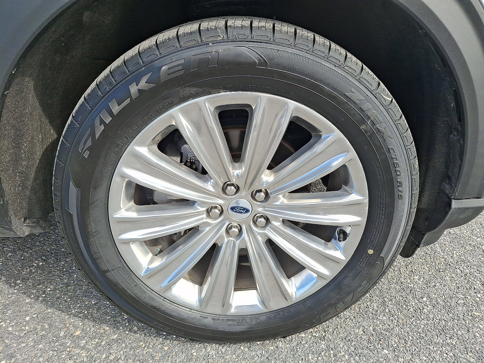 Certified 2023 Ford Explorer Limited w/ Limited Technology Package image 8