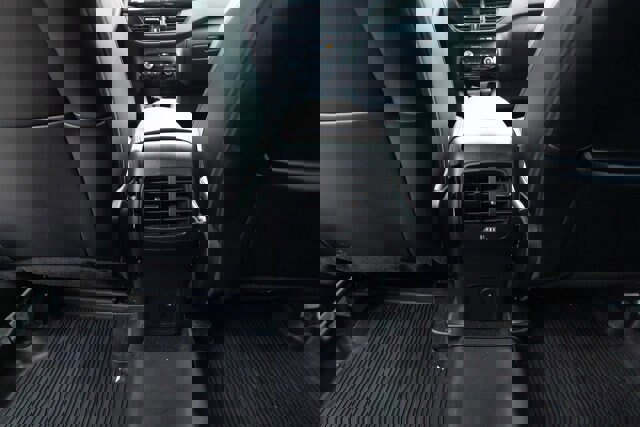 Certified 2025 Ford Escape ST-Line Elite image 10