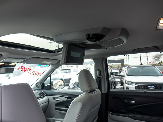 Used 2020 Honda Pilot Touring image 13