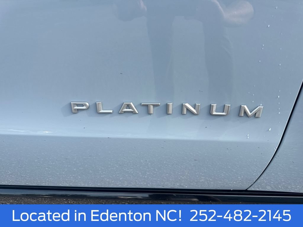 Certified 2025 Ford Expedition Platinum w/ Driver's Package AWD/4WD image 17