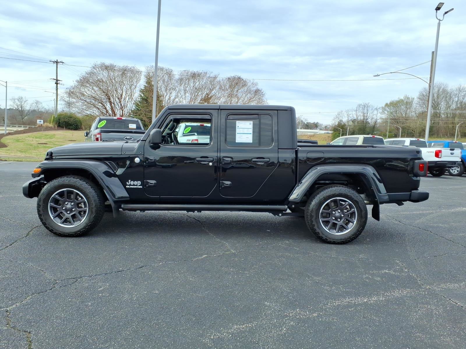 Used 2021 Jeep Gladiator Overland w/ Popular Equipment Package image 2
