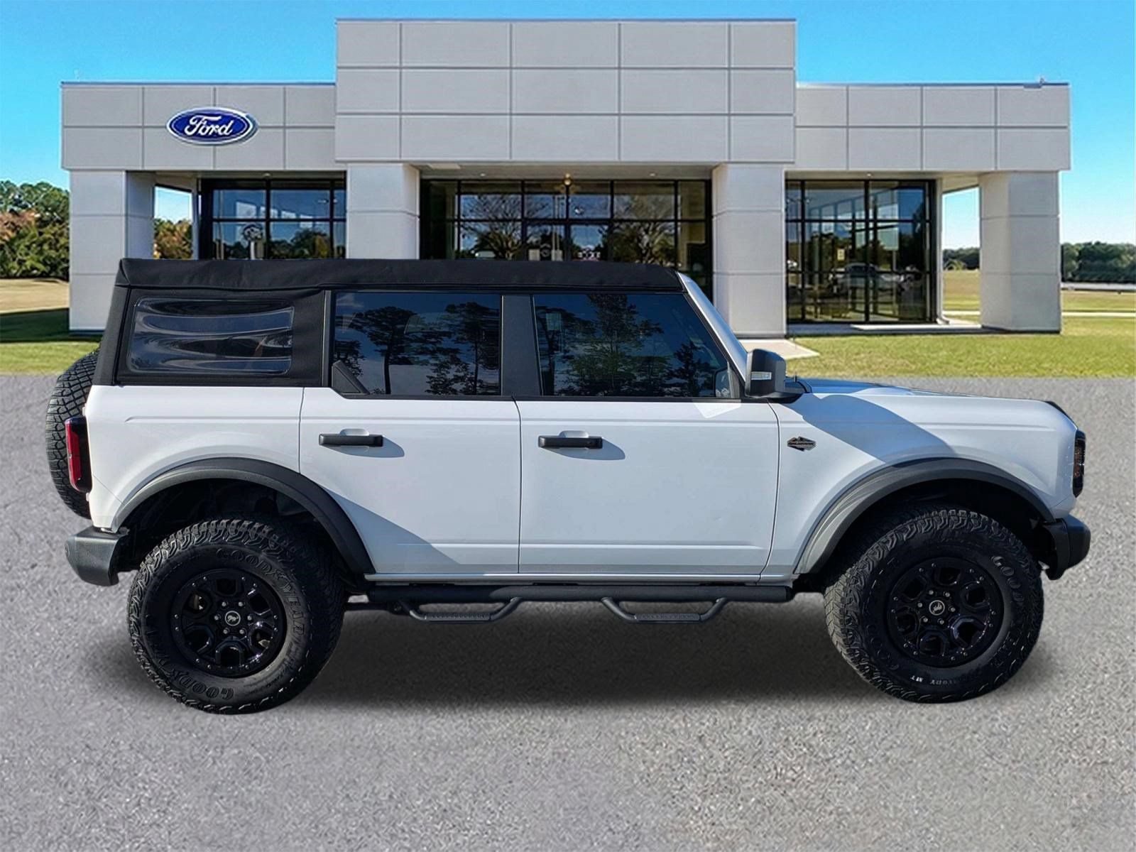 Certified 2023 Ford Bronco Wildtrak AWD/4WD image 3