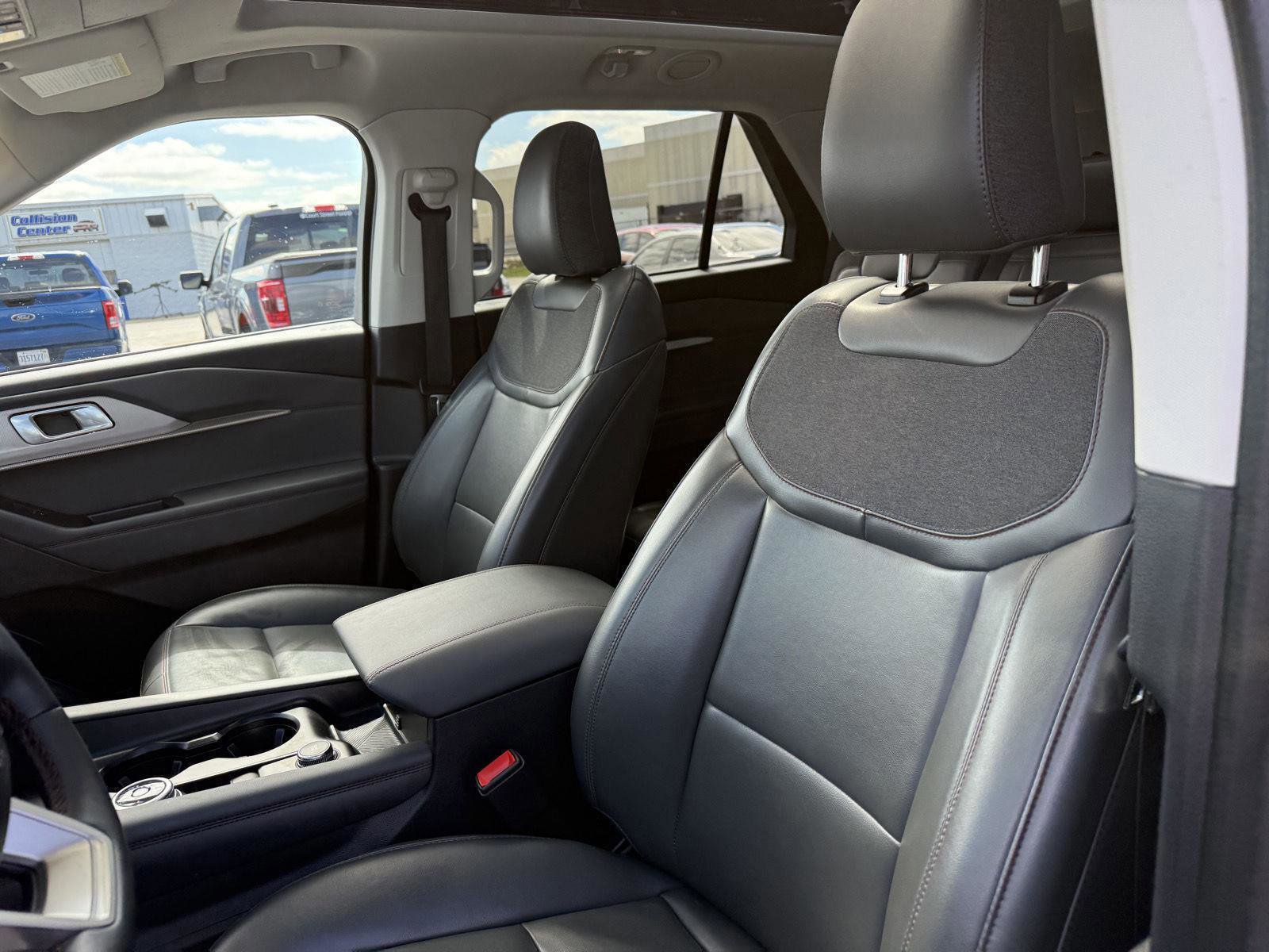 Certified 2025 Ford Explorer Active w/ Active Comfort Package image 11