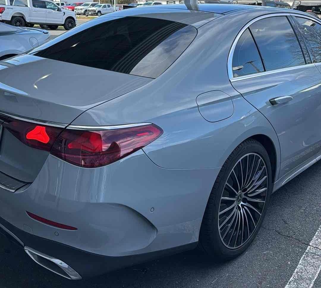 Used 2025 Mercedes-Benz E 350 4MATIC Sedan image 6