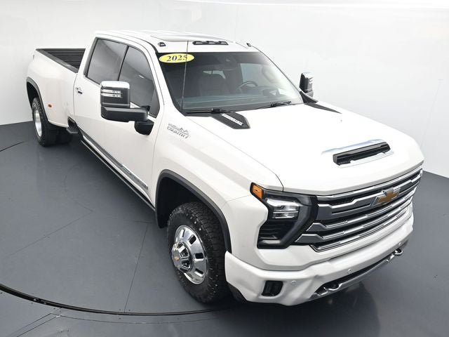 Used 2025 Chevrolet Silverado 3500 High Country w/ High Country Premium Package AWD/4WD image 23
