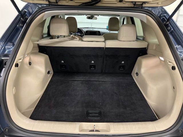 Used 2020 Jeep Cherokee Latitude w/ Cold Weather Group AWD/4WD image 19