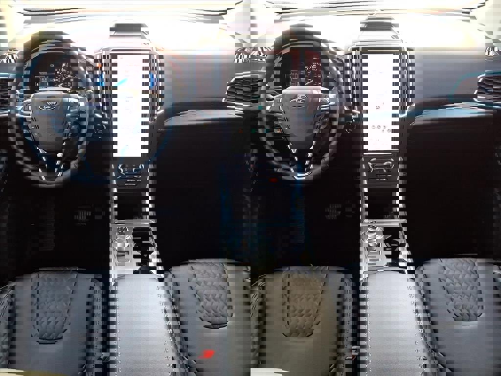 Certified 2024 Ford Edge Titanium image 14
