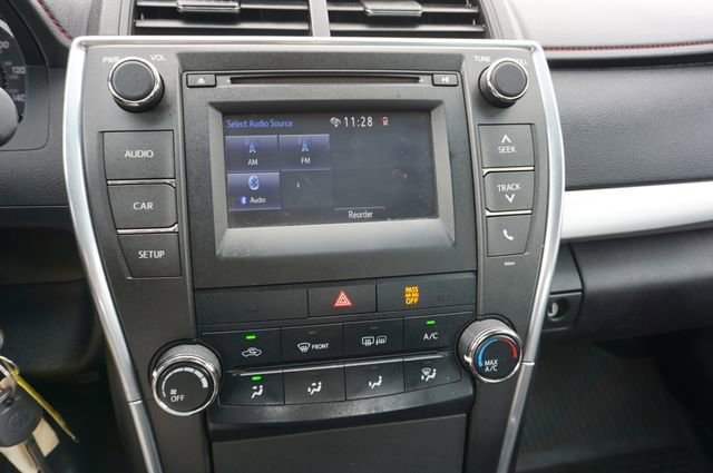 Used 2017 Toyota Camry SE FWD image 4