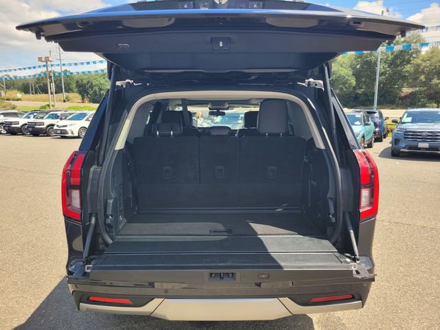 Certified 2025 Ford Expedition Platinum AWD/4WD image 8