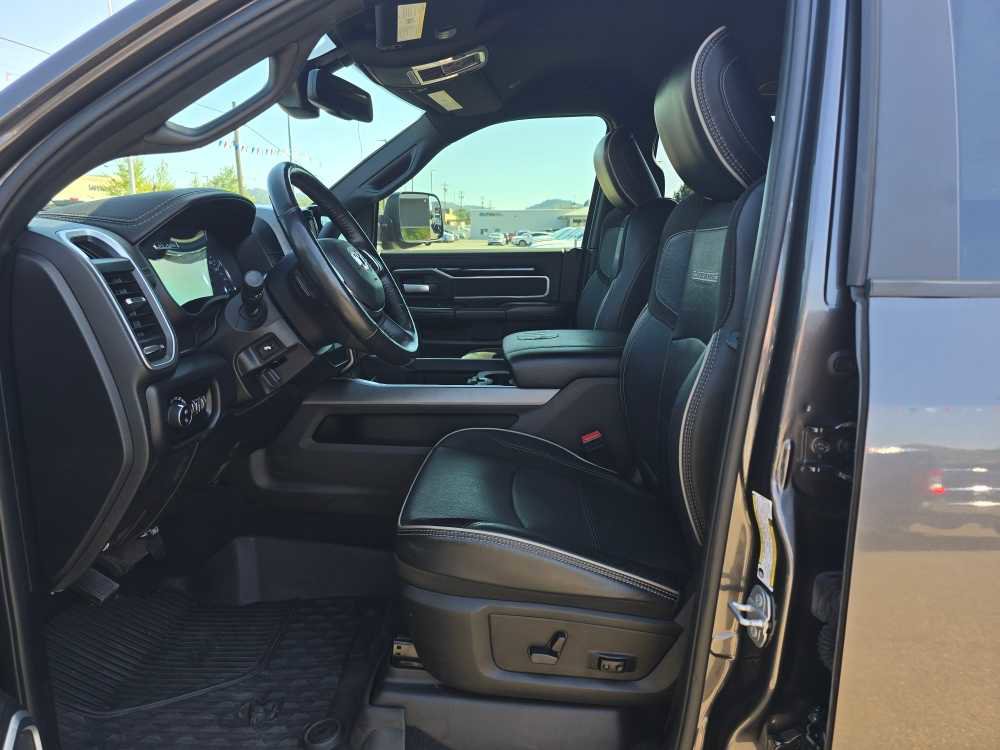 Used 2020 RAM 3500 Laramie w/ Night Edition AWD/4WD image 9