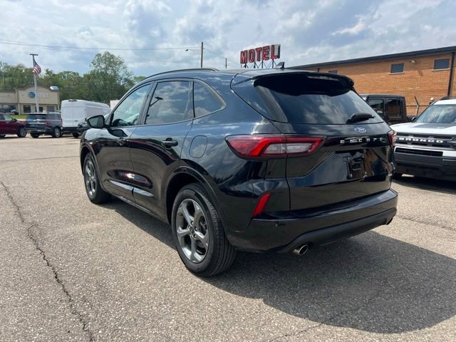 Certified 2024 Ford Escape ST-Line w/ Tech Pack #1 AWD/4WD image 6