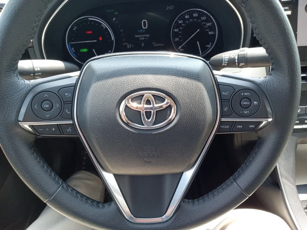 Used 2021 Toyota Avalon XLE FWD image 16